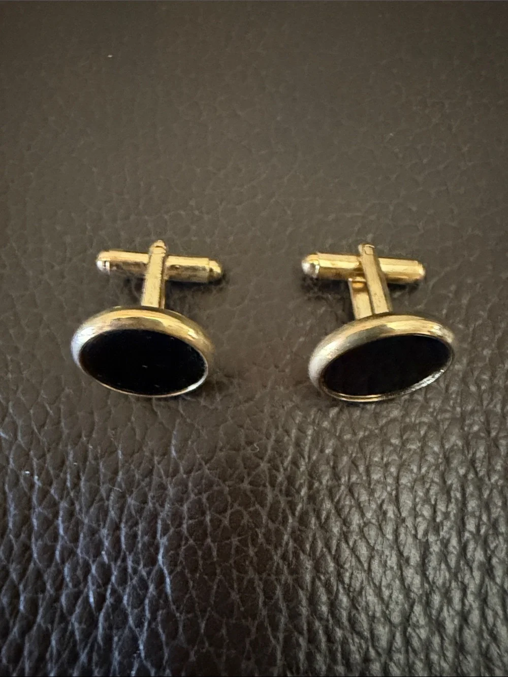 Vtg Formal Cuff Links & Shirt Studs w/a Round Black Onyx Design & Gold Tones